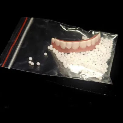 Silicone simulation smile dentures with upper and lower teeth for dental student practice