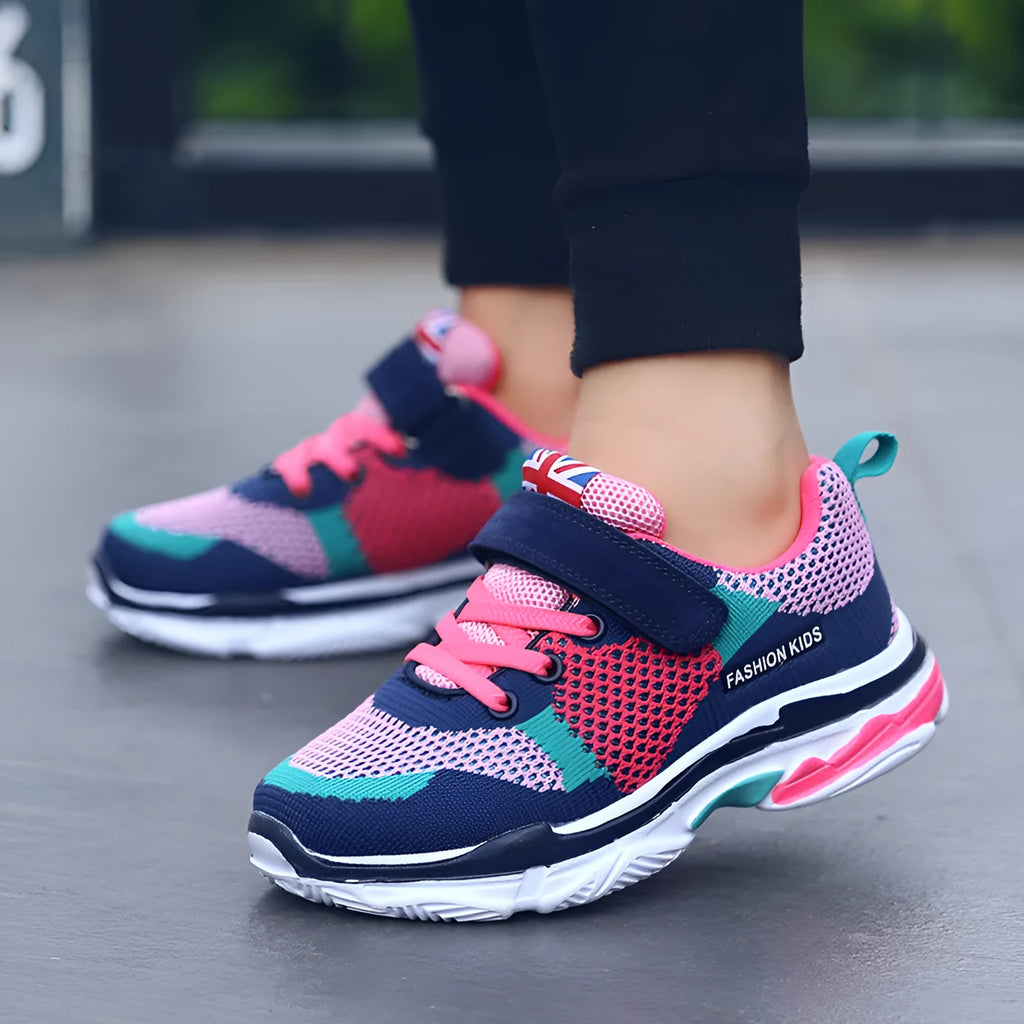 Children's mesh breathable running shoes for boys and girls, Velcro closure, pink colour, side view