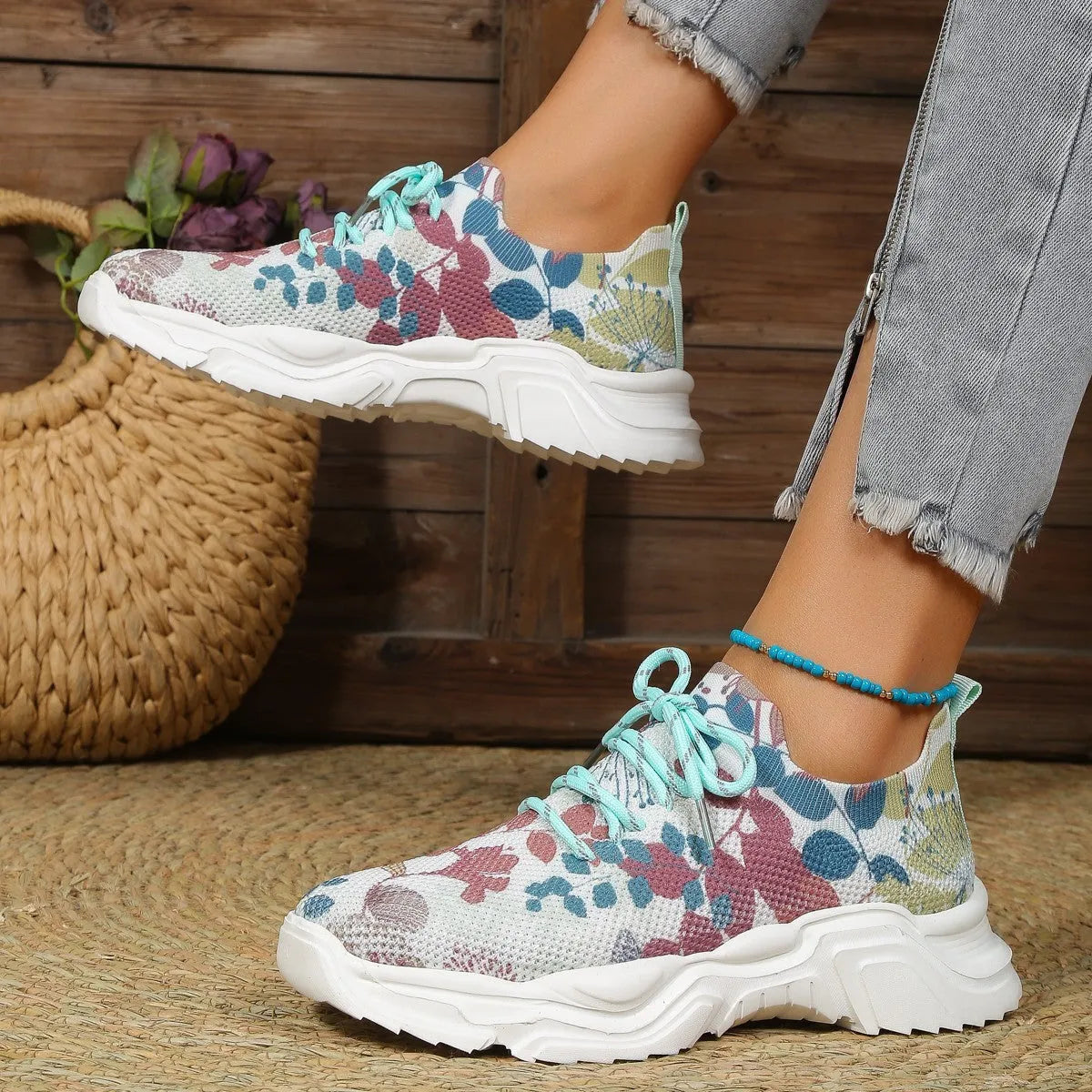 Flyknit slip-on light running shoes with 3D printed flowers, breathable mesh upper, flat heel, available in multiple colours