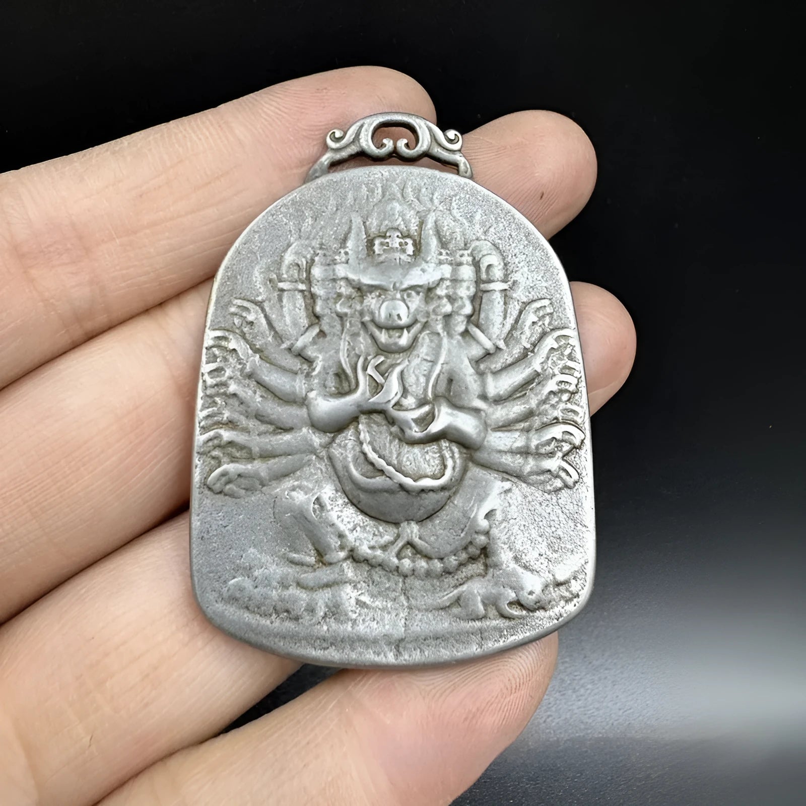 Chinese style antique iron pendant hanging ornament with geometric design