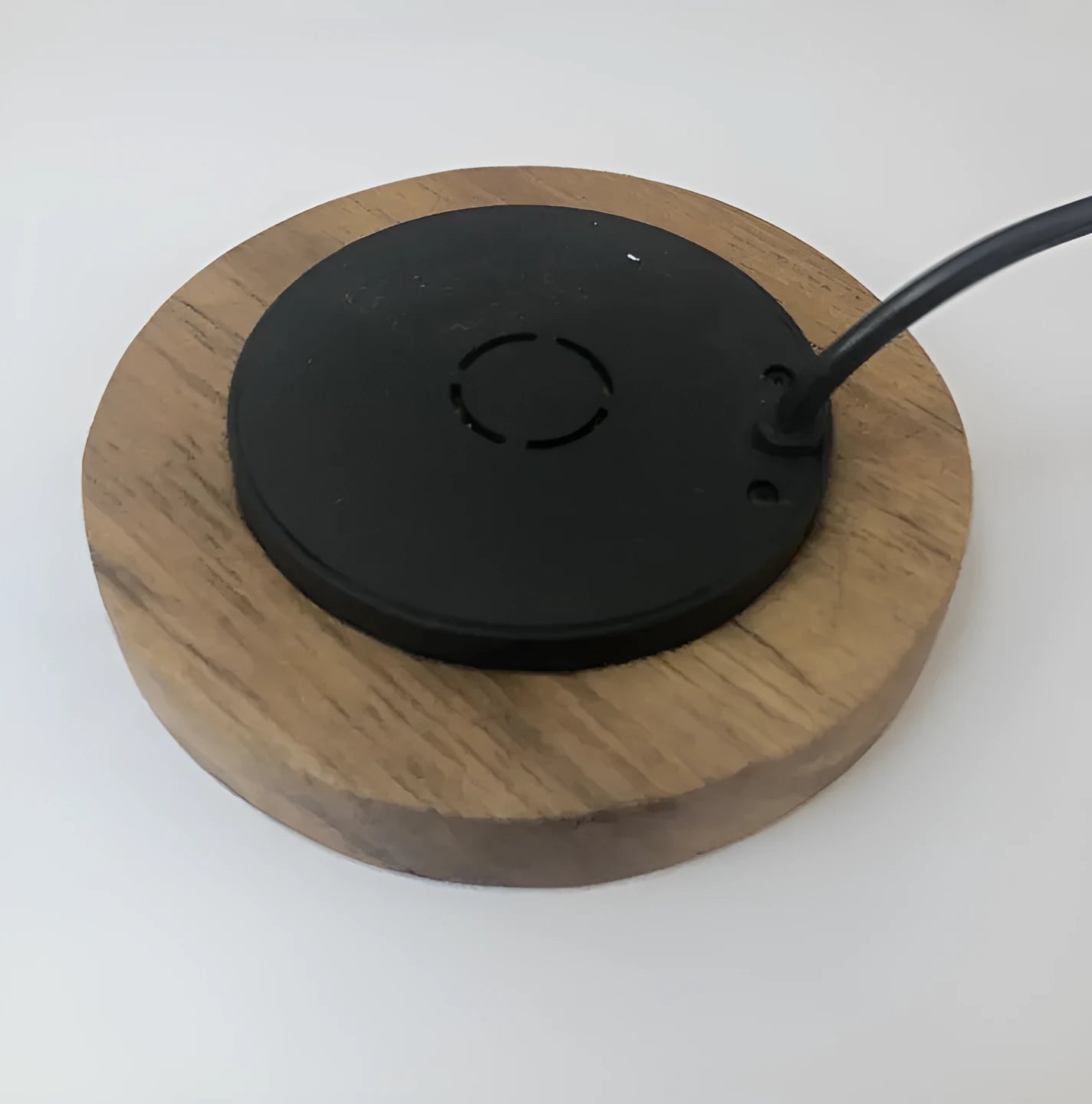 60mm round wireless charger for embedded furniture installation