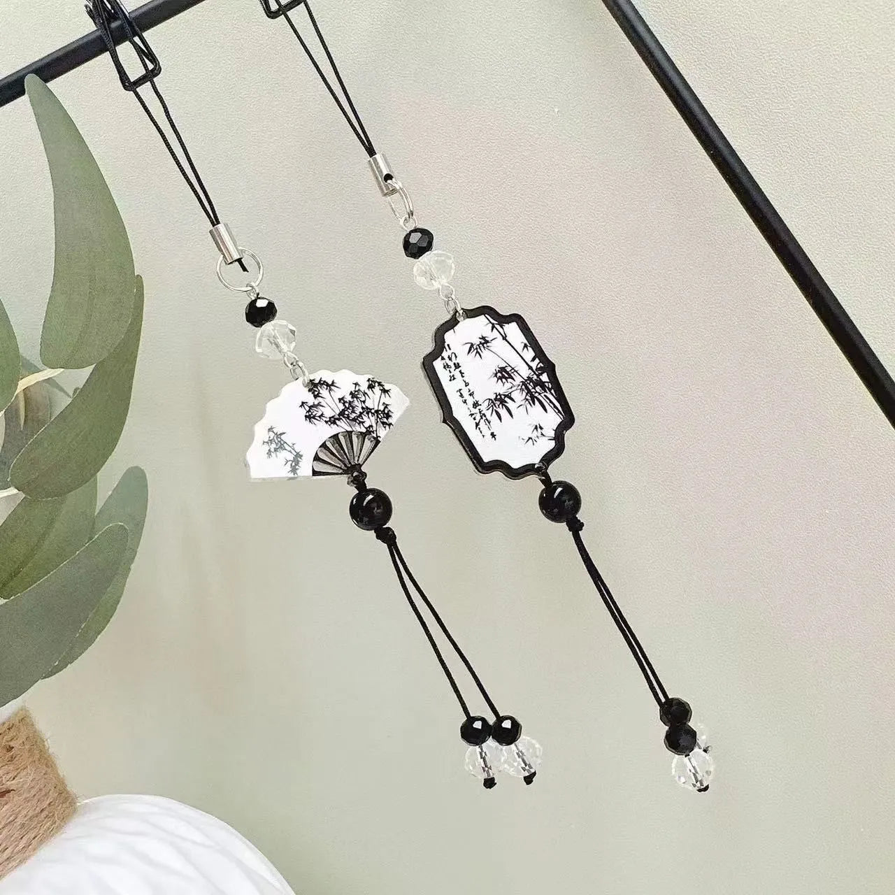 Chinese style plants pattern pendant keychain with baked varnish beads for schoolbag decoration