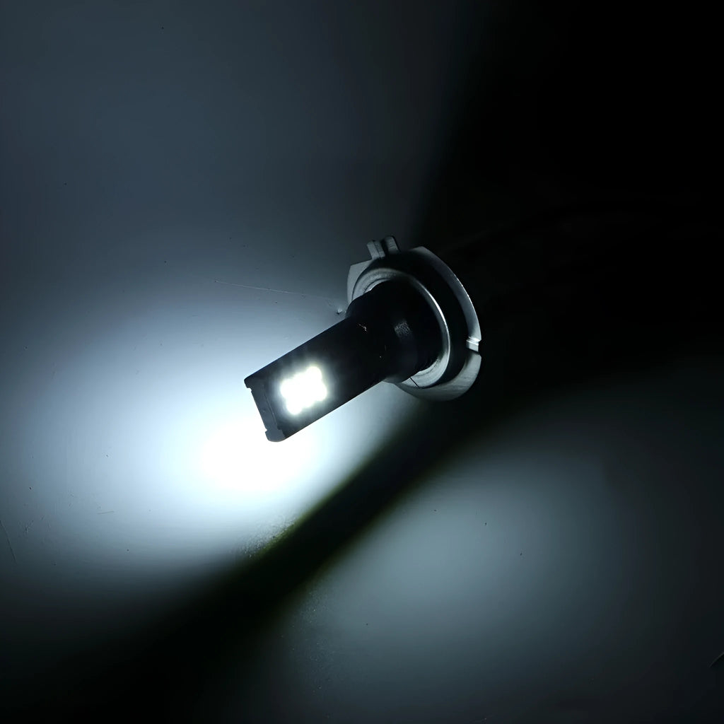 H7 110W LED car fog light bulb with twelve SMD LEDs and aluminium housing