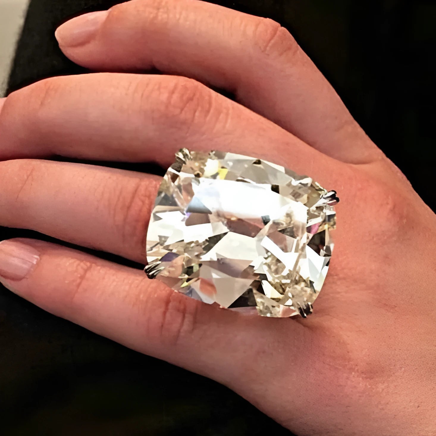 Women's simple inlaid white square diamond geometric ring with electroplated white gold colour finish