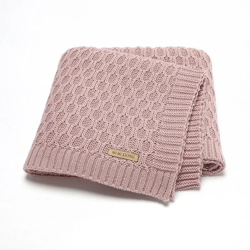 Solid colour infant hug blanket with three-dimensional lines in 70×90cm size