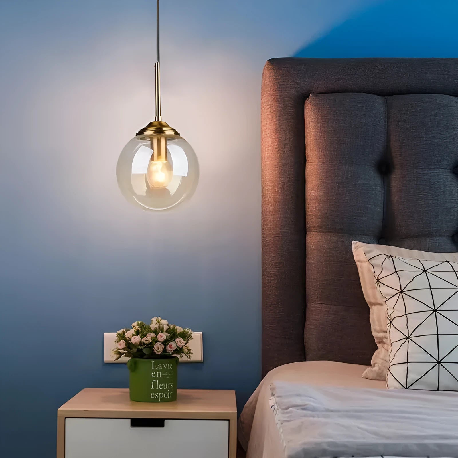Modern round glass ball chandelier ceiling light in Nordic style with spherical glass elements