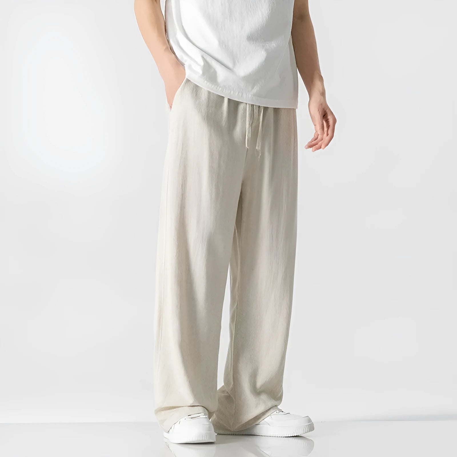 Men's bamboo fibre summer trousers in loose straight-leg cut with cropped length and drawstring waist