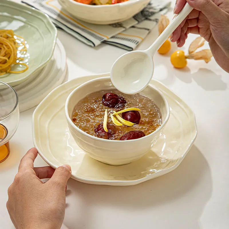 Solid colour ceramic tableware set with seven pieces in modern Japanese style design