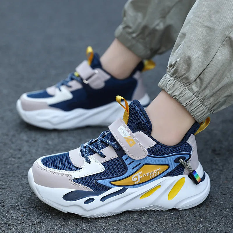 Child's platform sports shoes in dark blue mesh with non-slip sole and Velcro fastening