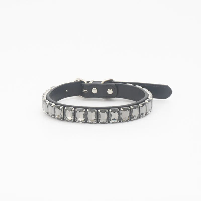 PU dog and cat collar in multiple colours with size options from XS to XL showing 1.5cm and 2cm widths