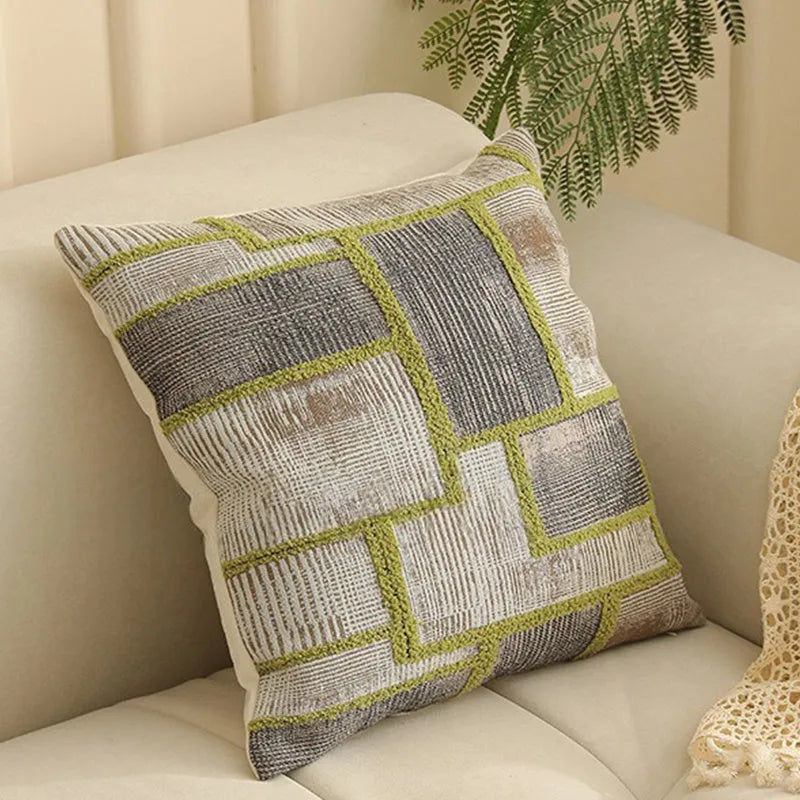 Yarn-dyed jacquard floral pillow cover on a sofa, 45x45cm, in a Nordic retro style.