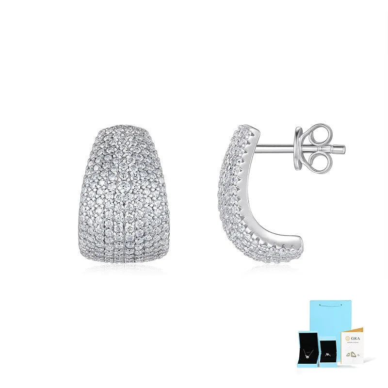 Geometric S925 sterling silver ear studs with d-e colour moissanite stones and alloy posts.