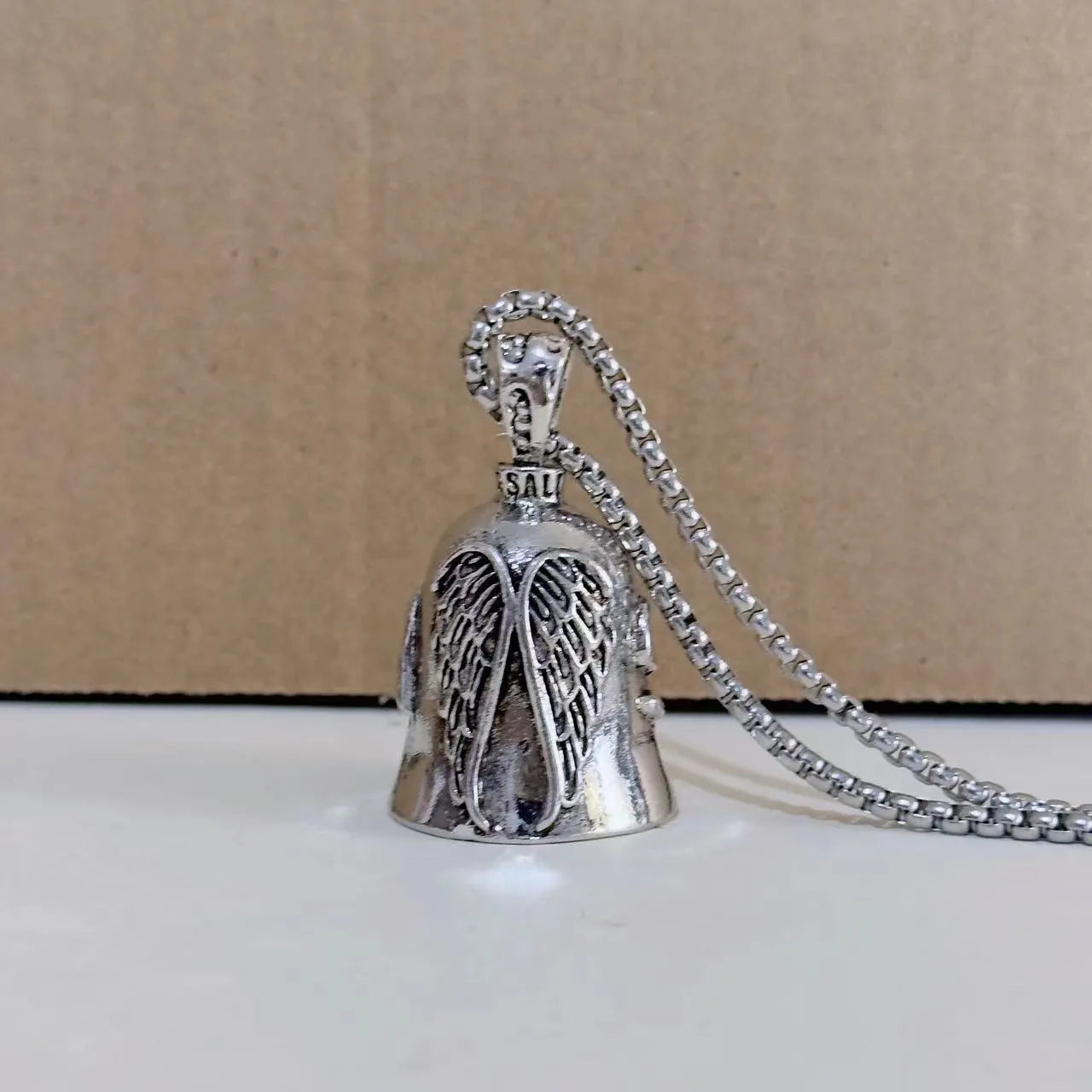 Angel wings feather necklace and keychain set in vintage silver-tone alloy jewellery