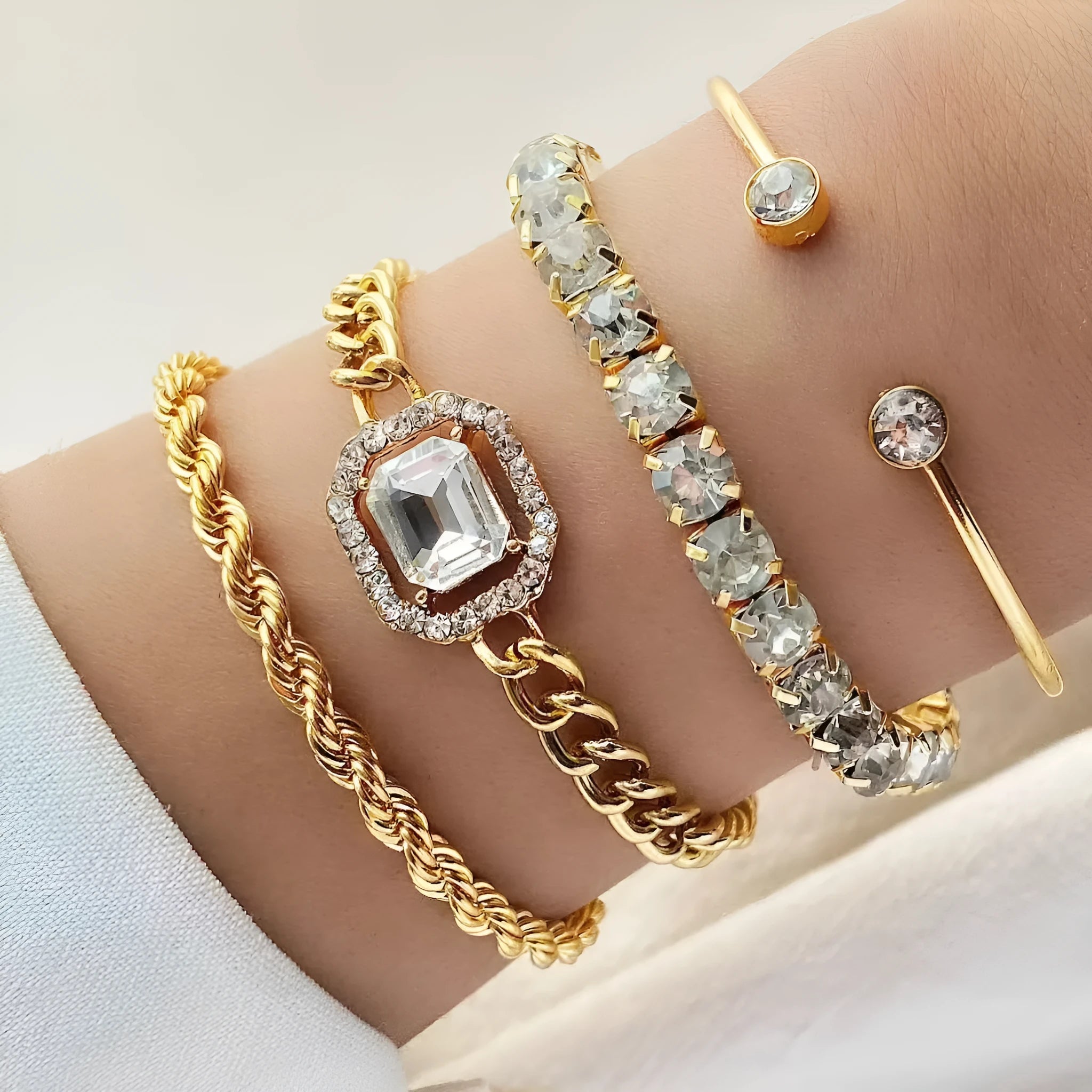 Retro geometric square diamond metal chain bracelet 4-piece set in gold or silver colour