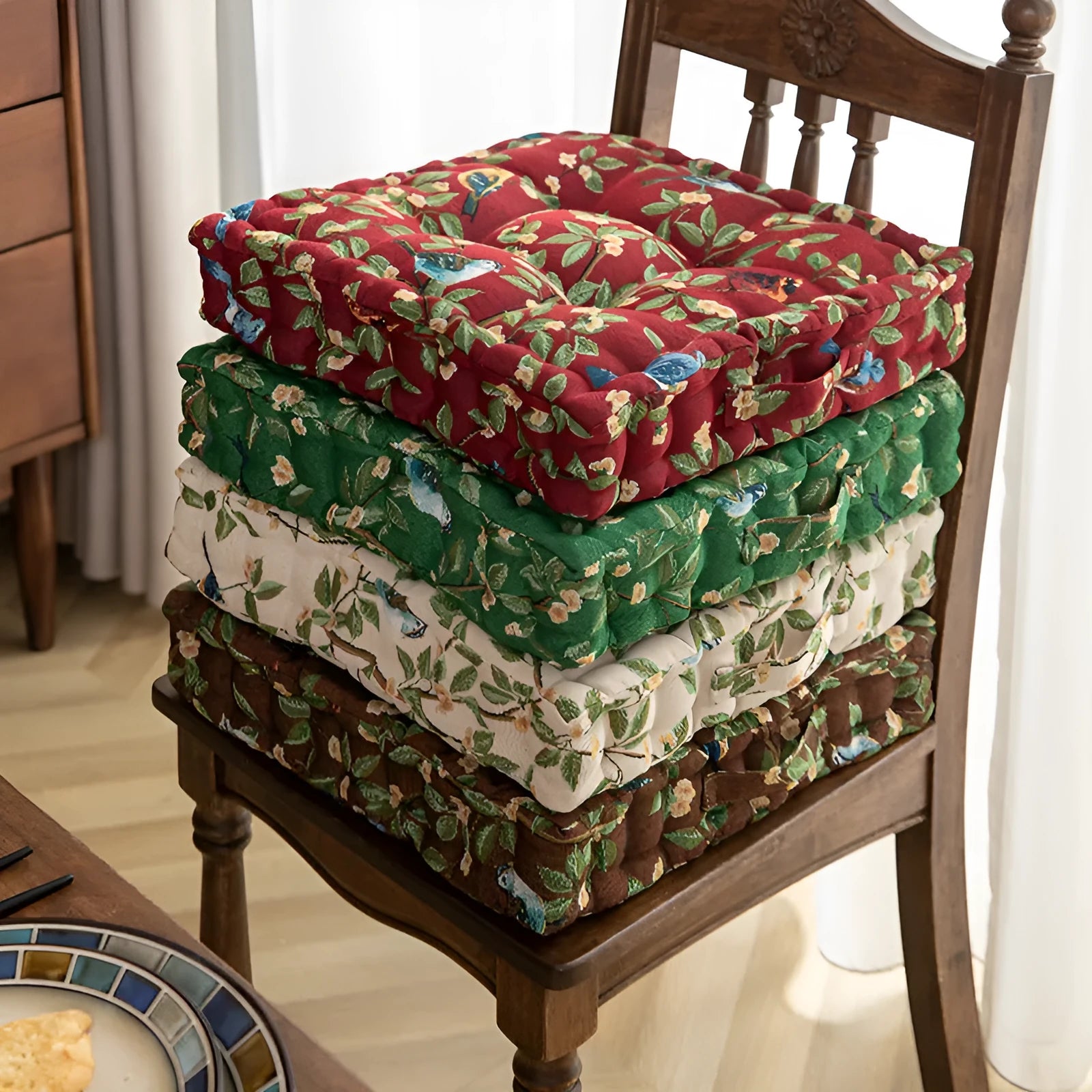 Square floral dining chair cushion for back and waist support, showing 40x40x8cm dimensions.