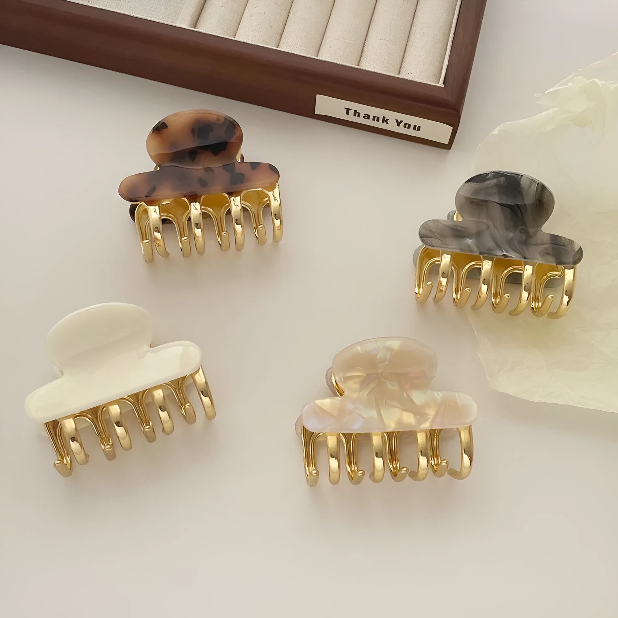 Metal grip hair barrettes in beige, white, ink colour and leopard print R08 options