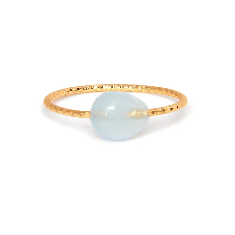 Geometric women's ring with a coloured agate stone in an original design.