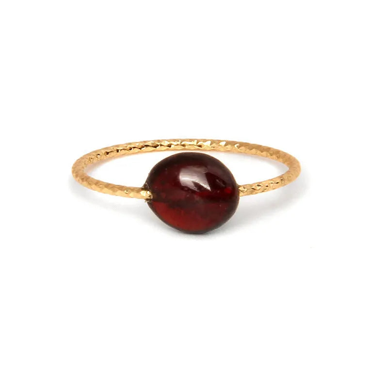 Geometric women's ring with a coloured agate stone in an original design.