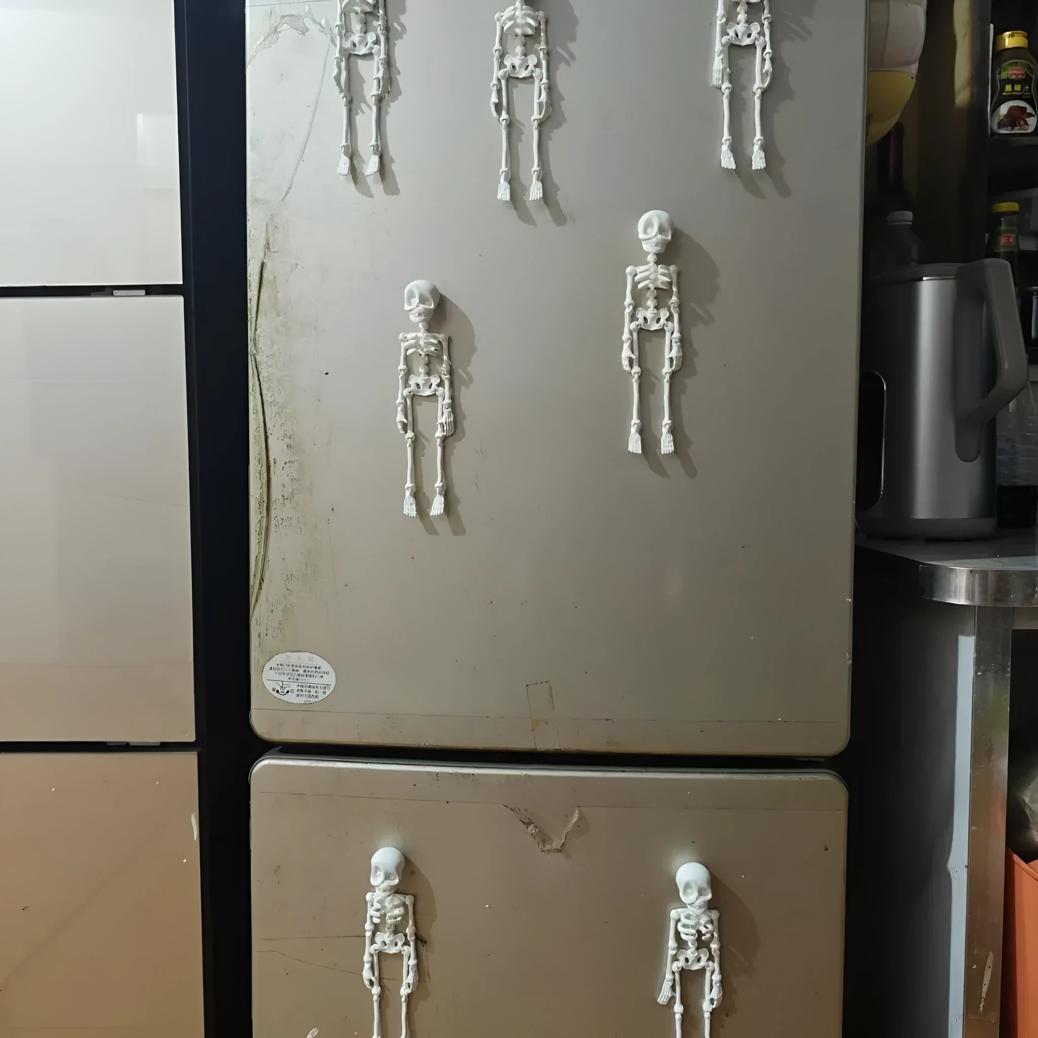 3D printed skull refrigerator magnet ornament in modern art style measuring 18cm high