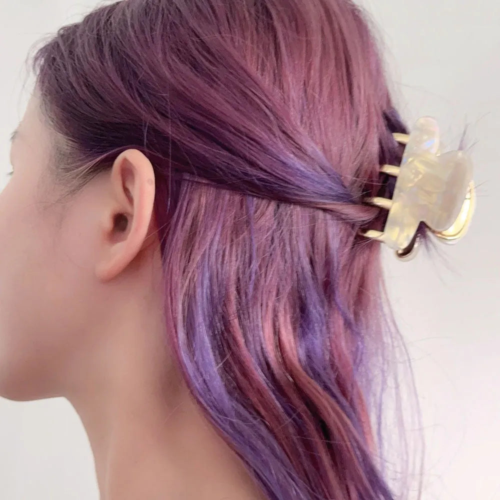 Metal grip hair barrettes in beige, white, ink colour and leopard print R08 options