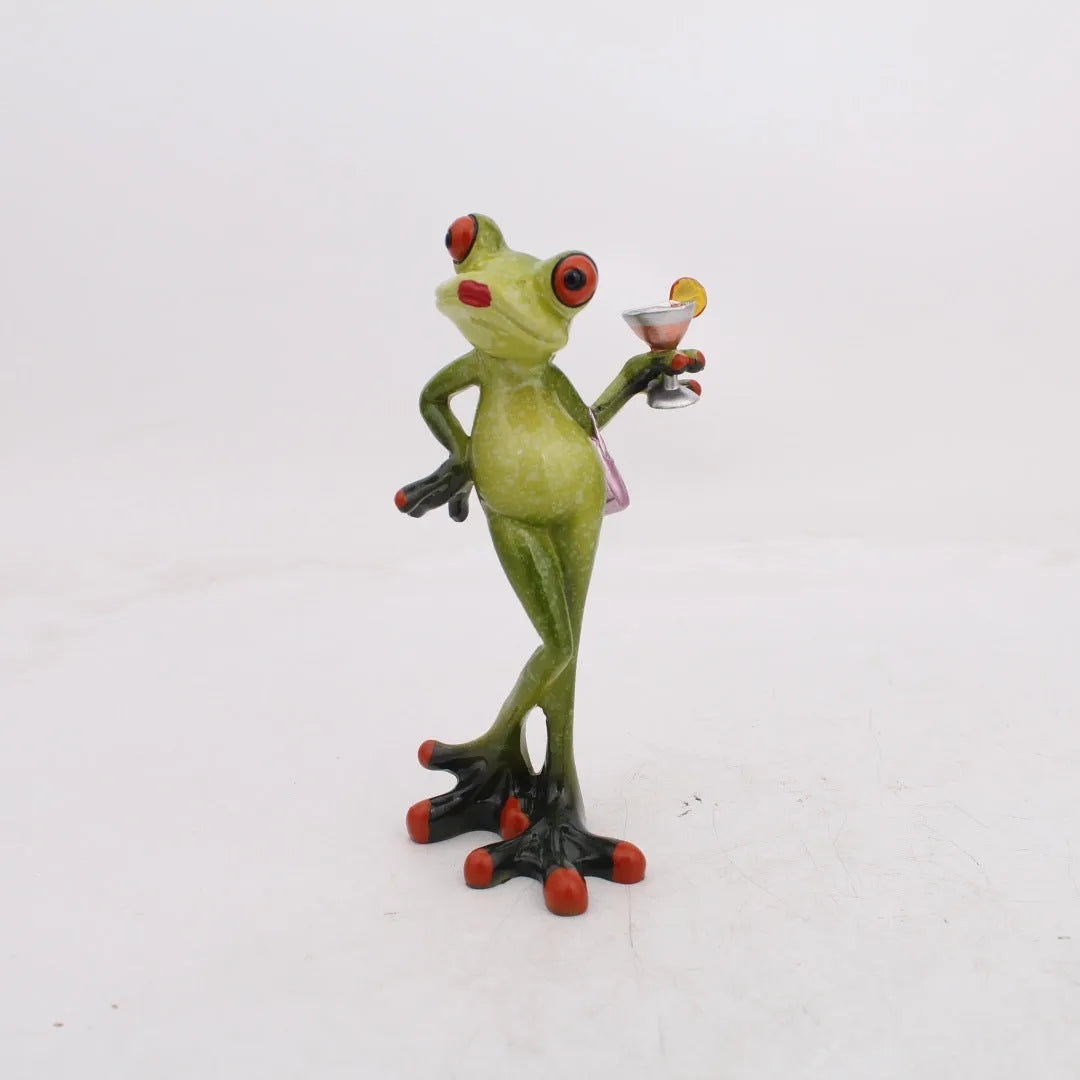 Realistic resin frog decorative ornament for home and garden display in pastoral style