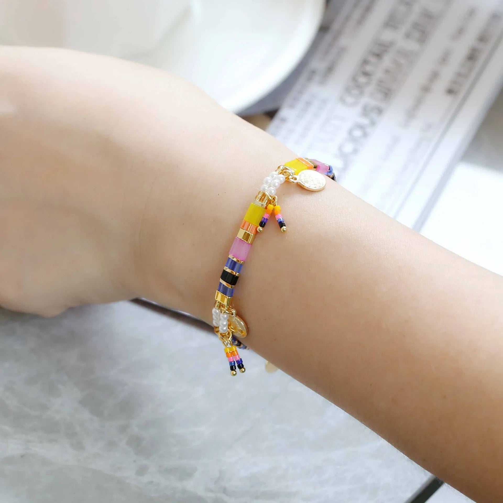Women's glass coloured beaded bracelet with imitation pearl beads in European and American style