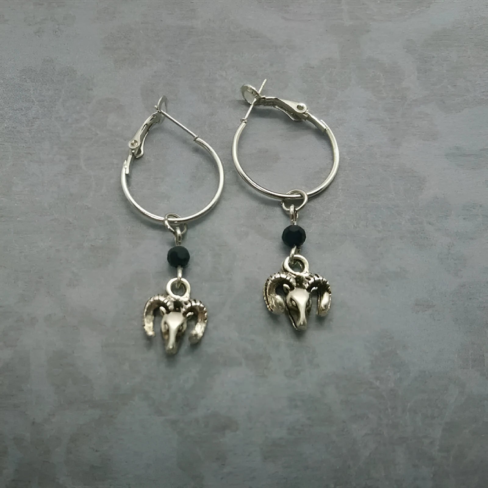 Silver alloy Tibetan antelope round ring earrings for women