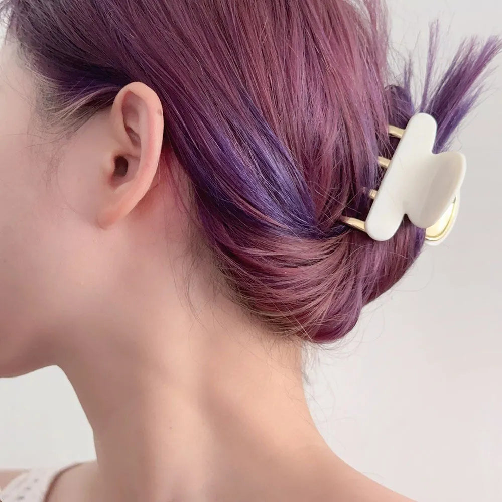 Metal grip hair barrettes in beige, white, ink colour and leopard print R08 options