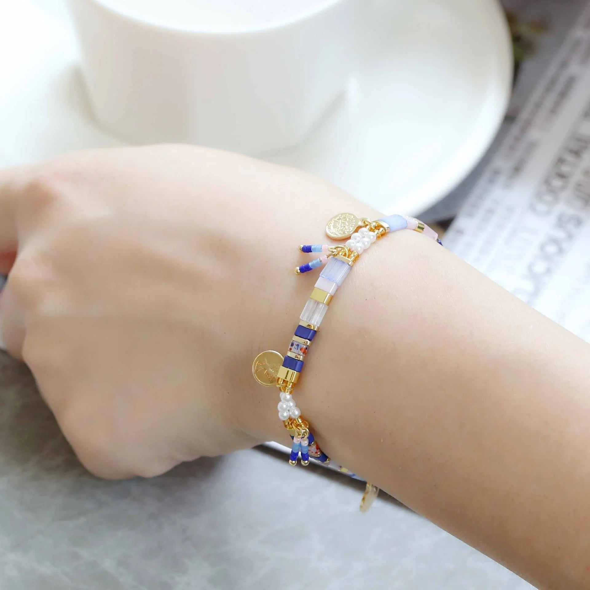Women's glass coloured beaded bracelet with imitation pearl beads in European and American style