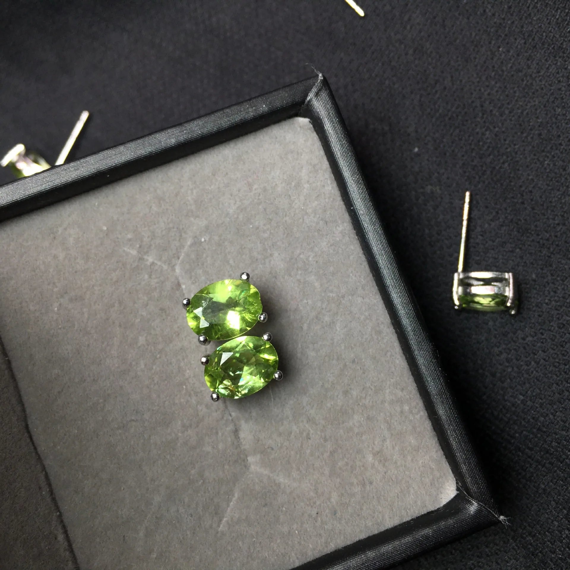 Grass green natural olivine faceted stud earrings in S925 sterling silver with 6×8mm oval stones