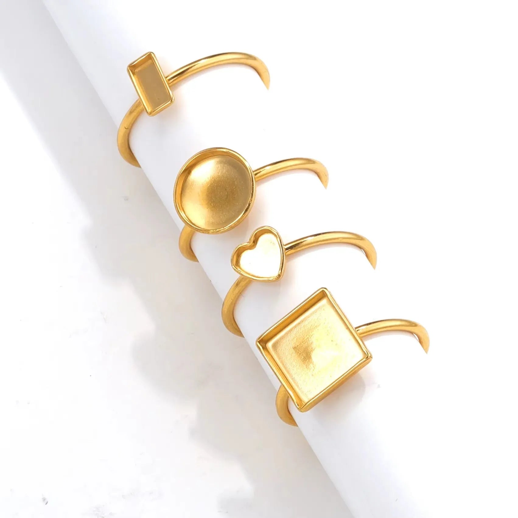 Golden electroplated stainless steel ring setting with totem pattern for DIY jewellery making