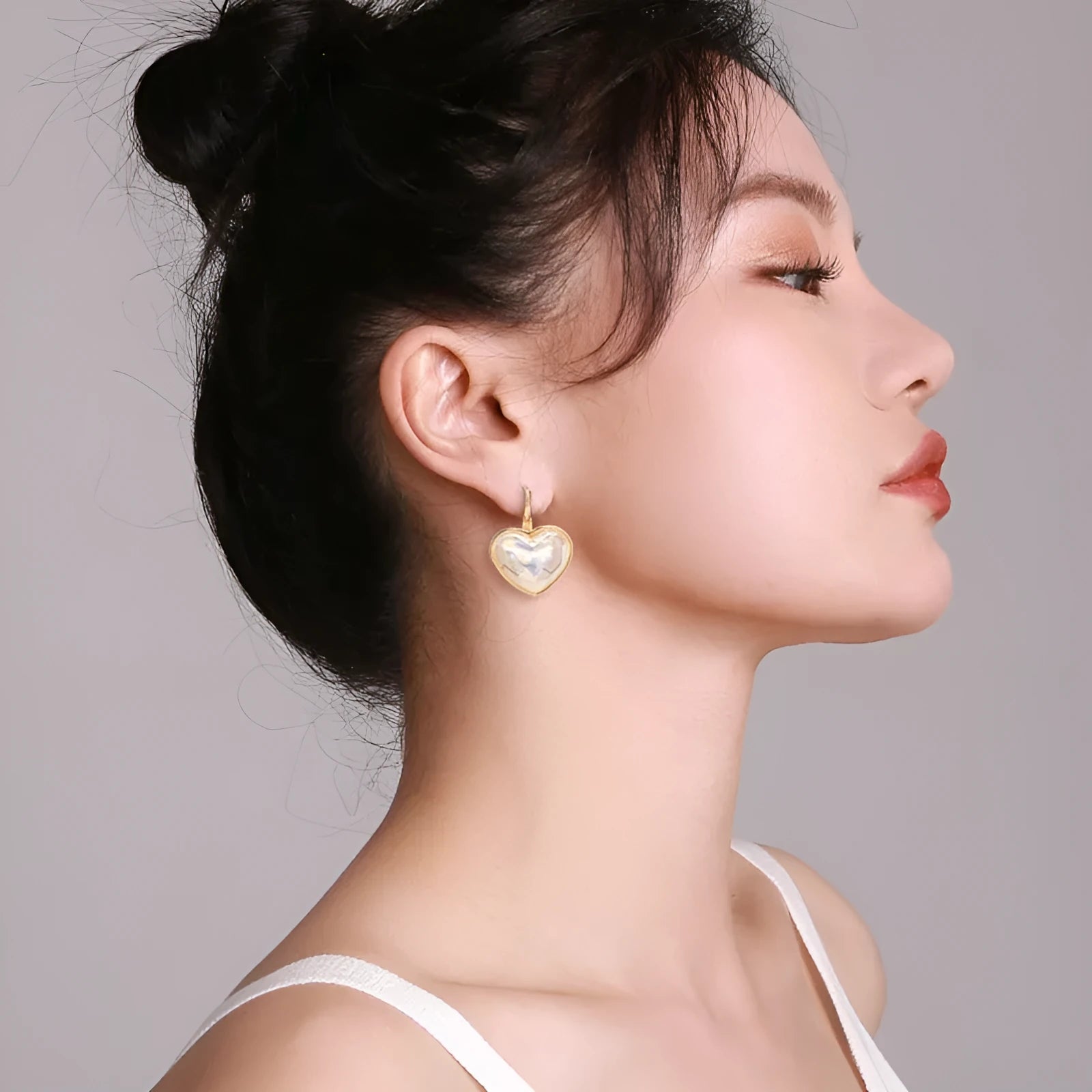 Women's gold-coloured alloy summer ear clips with clip-on backing