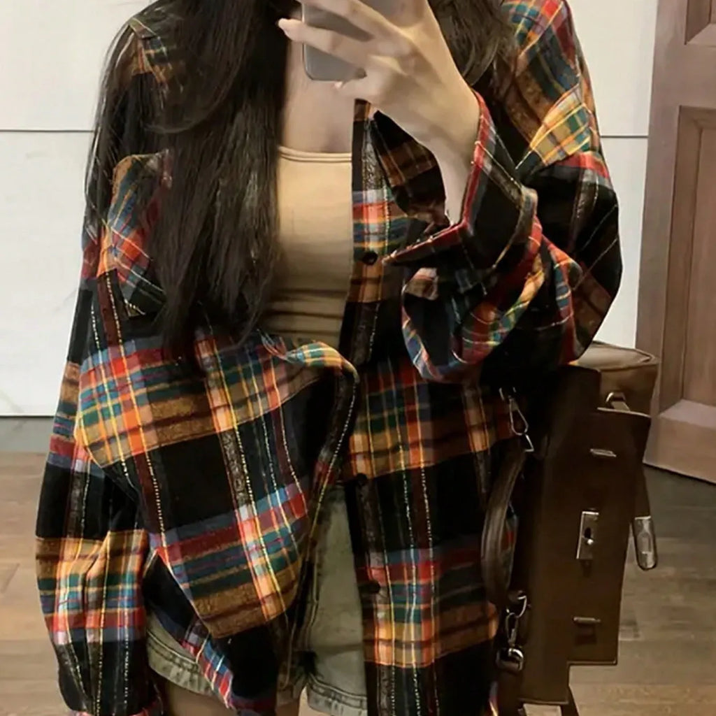 Women's loose-fitting plaid cotton shirt in retro style with long sleeves