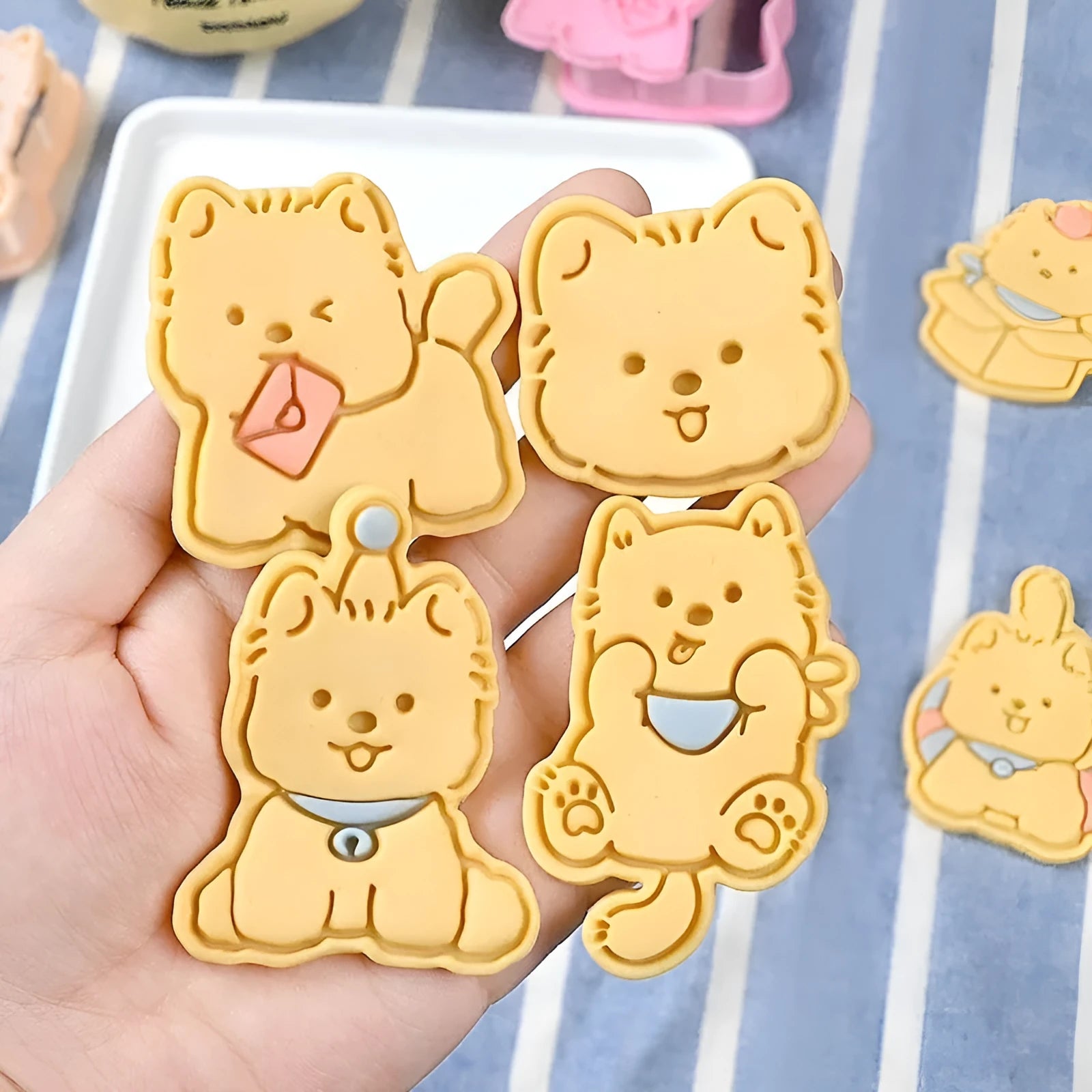 Three-dimensional plastic biscuit mould with dog cartoon designs for pressed cookies