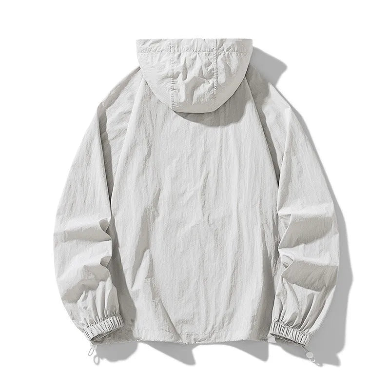 Outdoor sports jacket in chemical fibre blend fabric available in eight colours with loose fit design