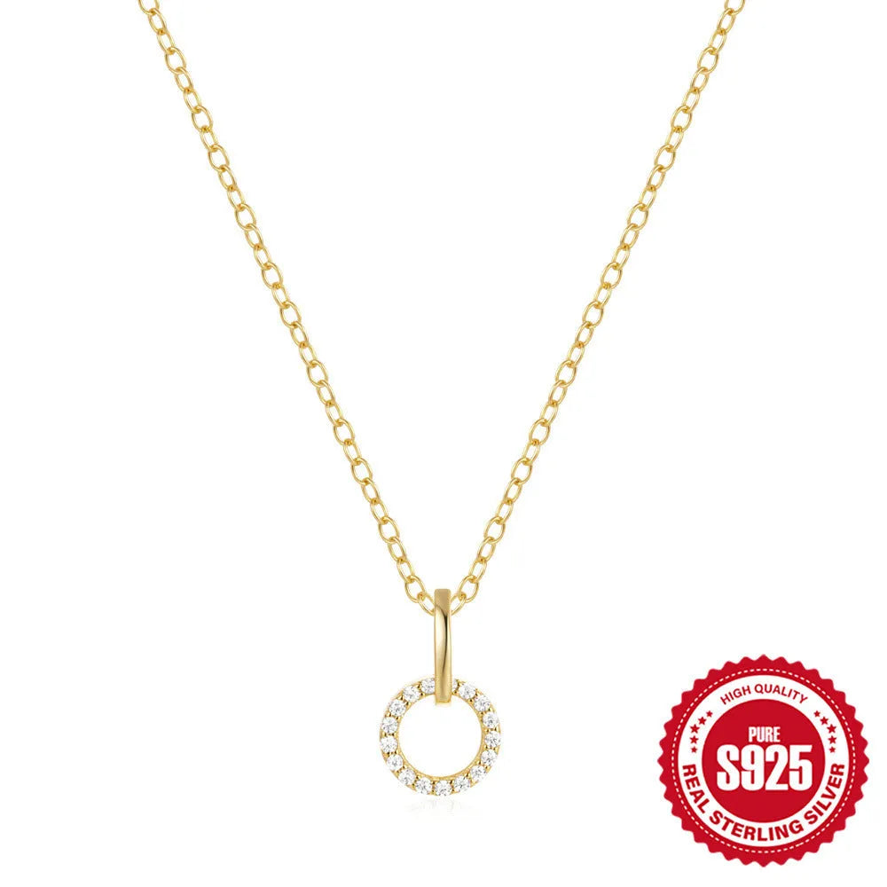 Gold-coloured S925 sterling silver women's clavicle chain with interlocking geometric pattern and zircon details.