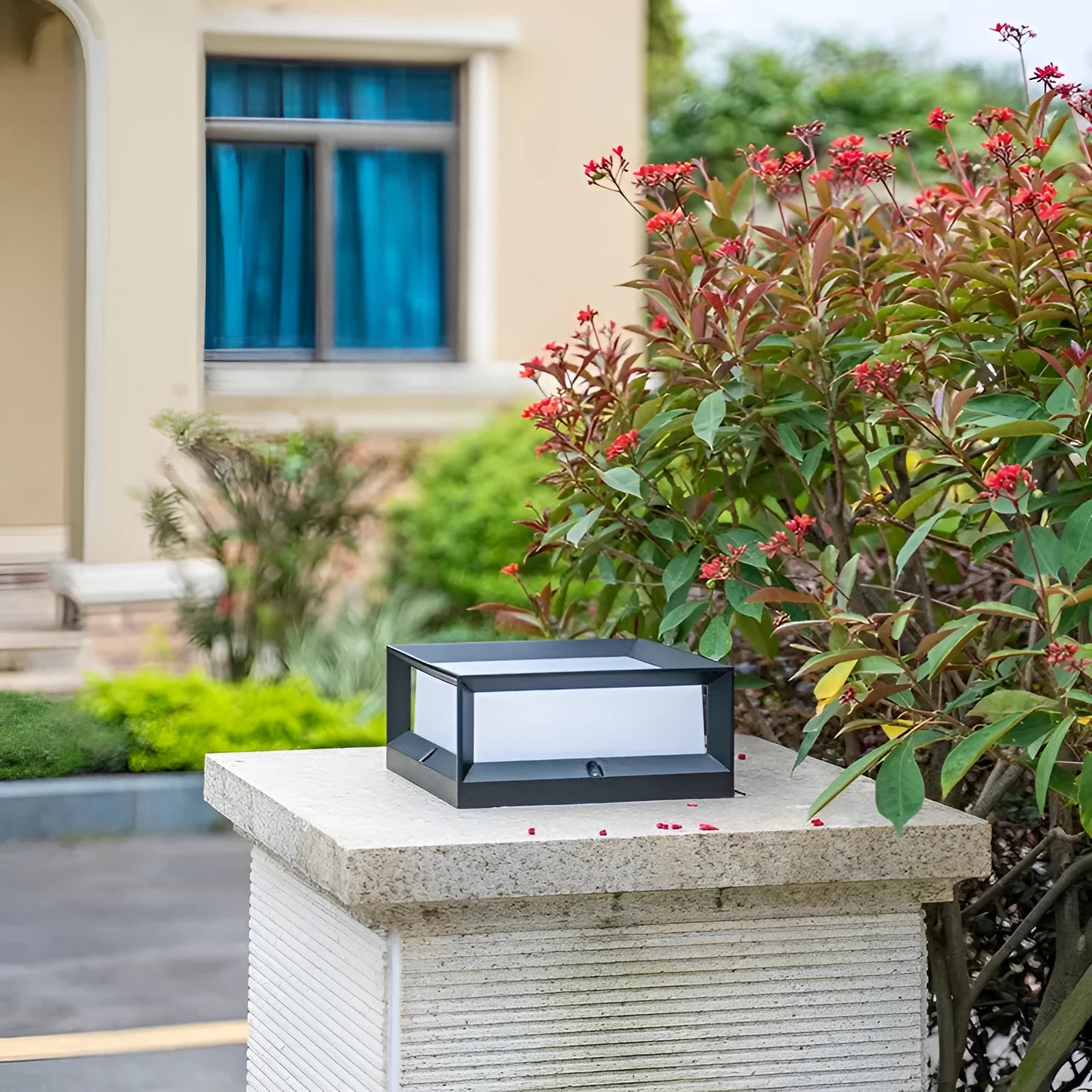 Aluminium solar-powered column light for outdoor wall or door mounting