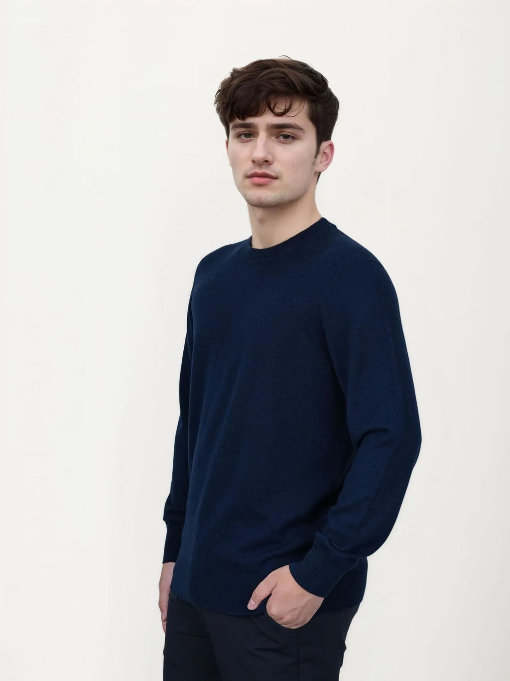 Men's standard wool pullover sweater in regular fit for autumn and winter daily wear