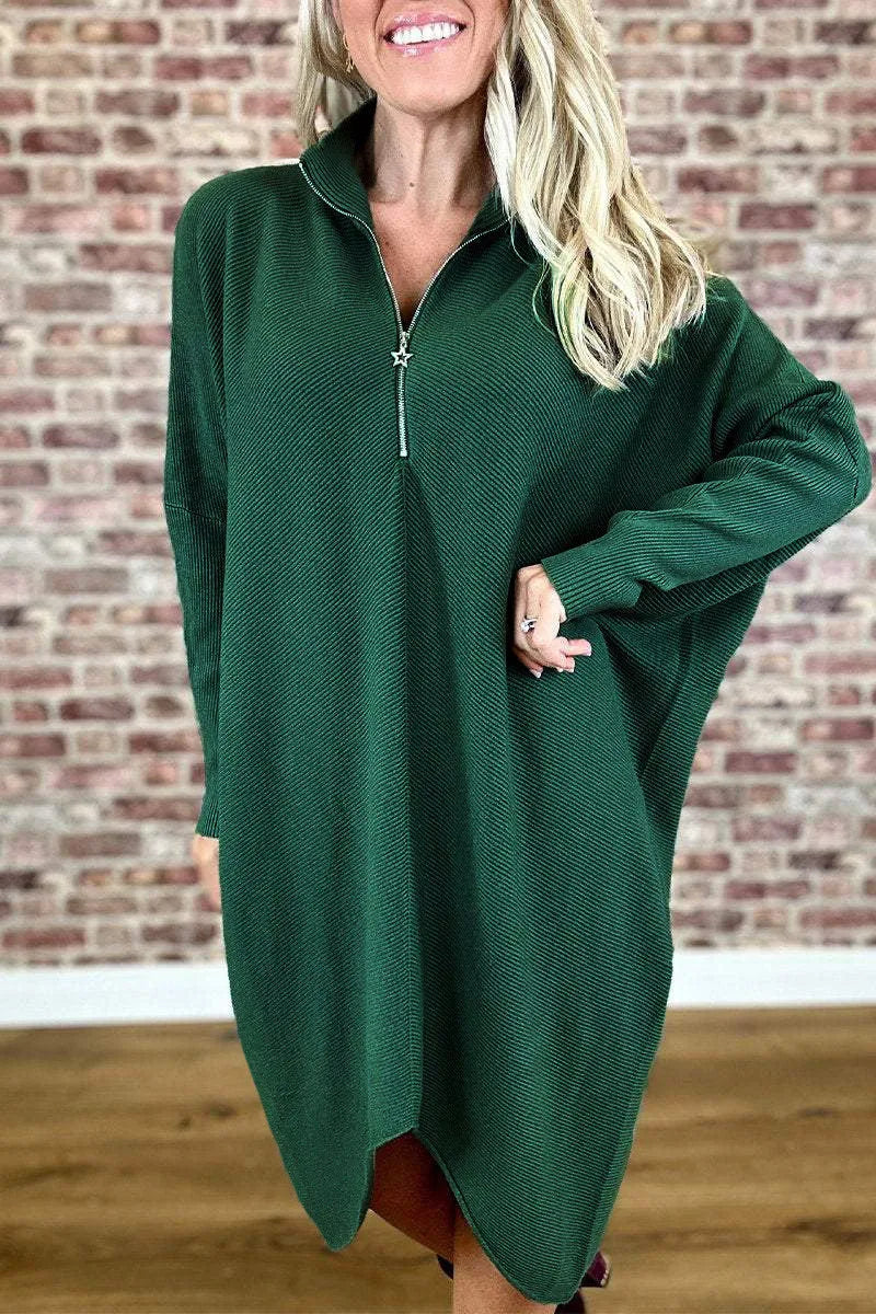 Women's solid colour loose knitted dress with raglan sleeves and a front zip detail