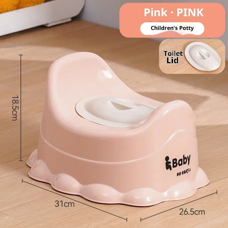Children's small portable thickened toilet in green with lid, made of PP plastic, front view