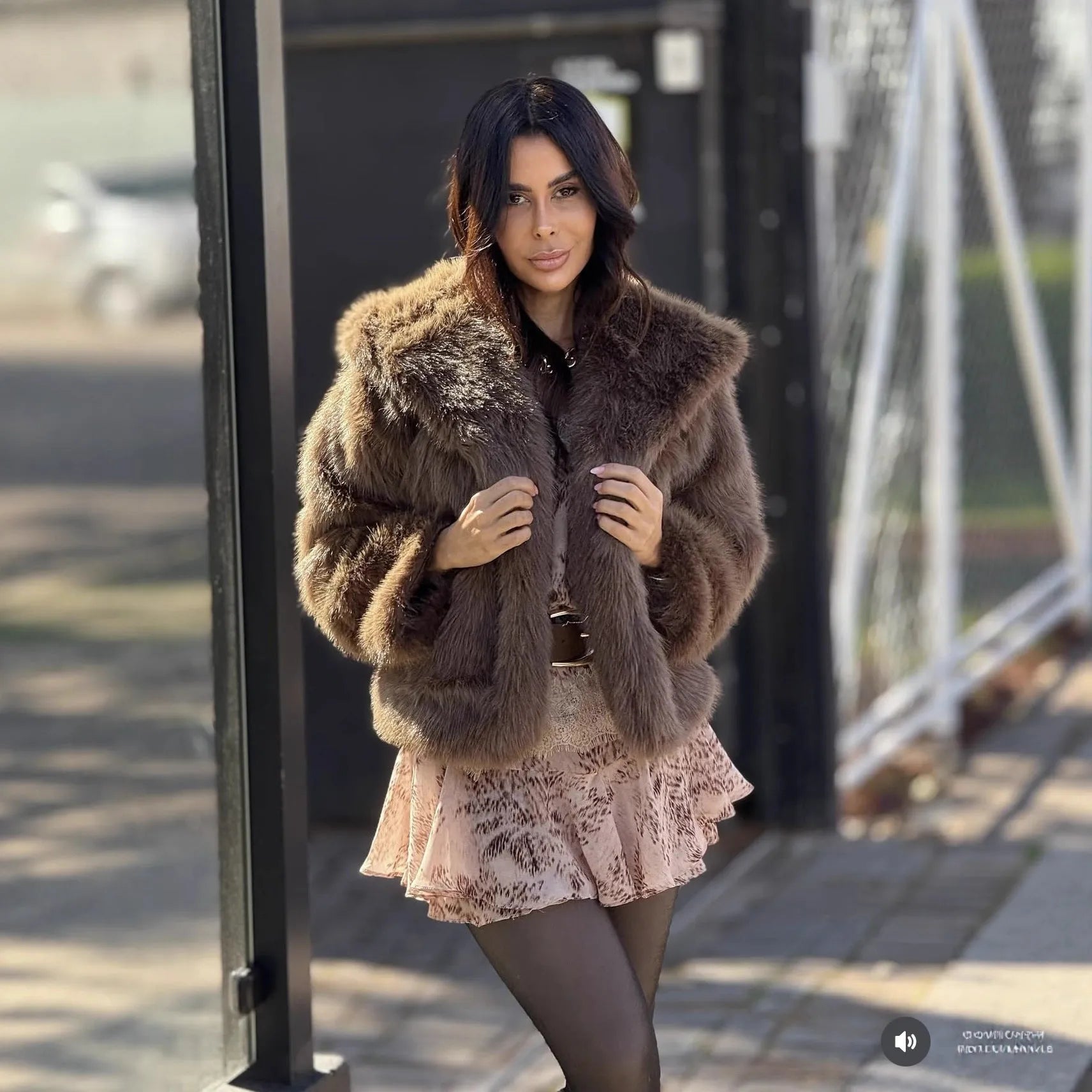 Brown polyester faux fur hooded jacket loose fit street fashion regular length 50cm women's coat