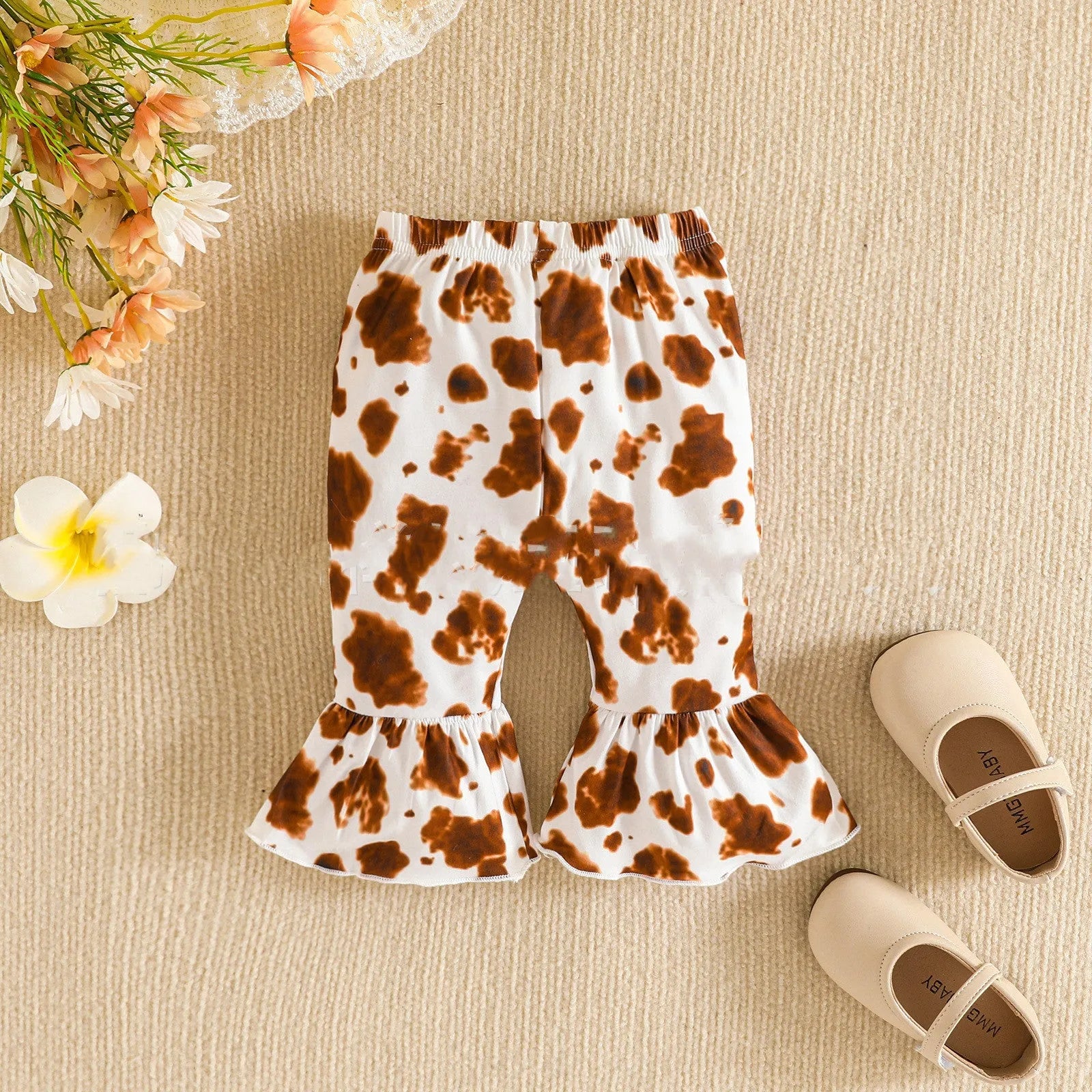 Girls' summer cotton bow suspenders short top and trousers suit set in beige with flower pattern
