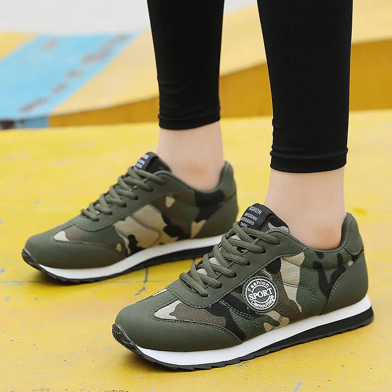 Camouflage pattern running shoes with suede upper and foam sole