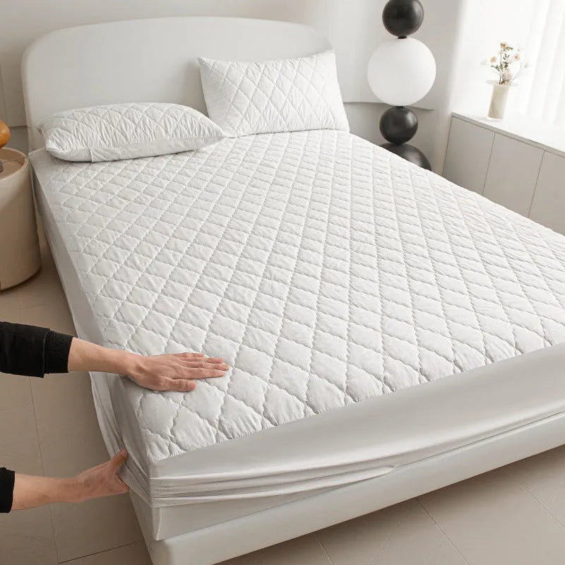 Diamond lattice quilted waterproof mattress protector three-piece set in bamboo fibre