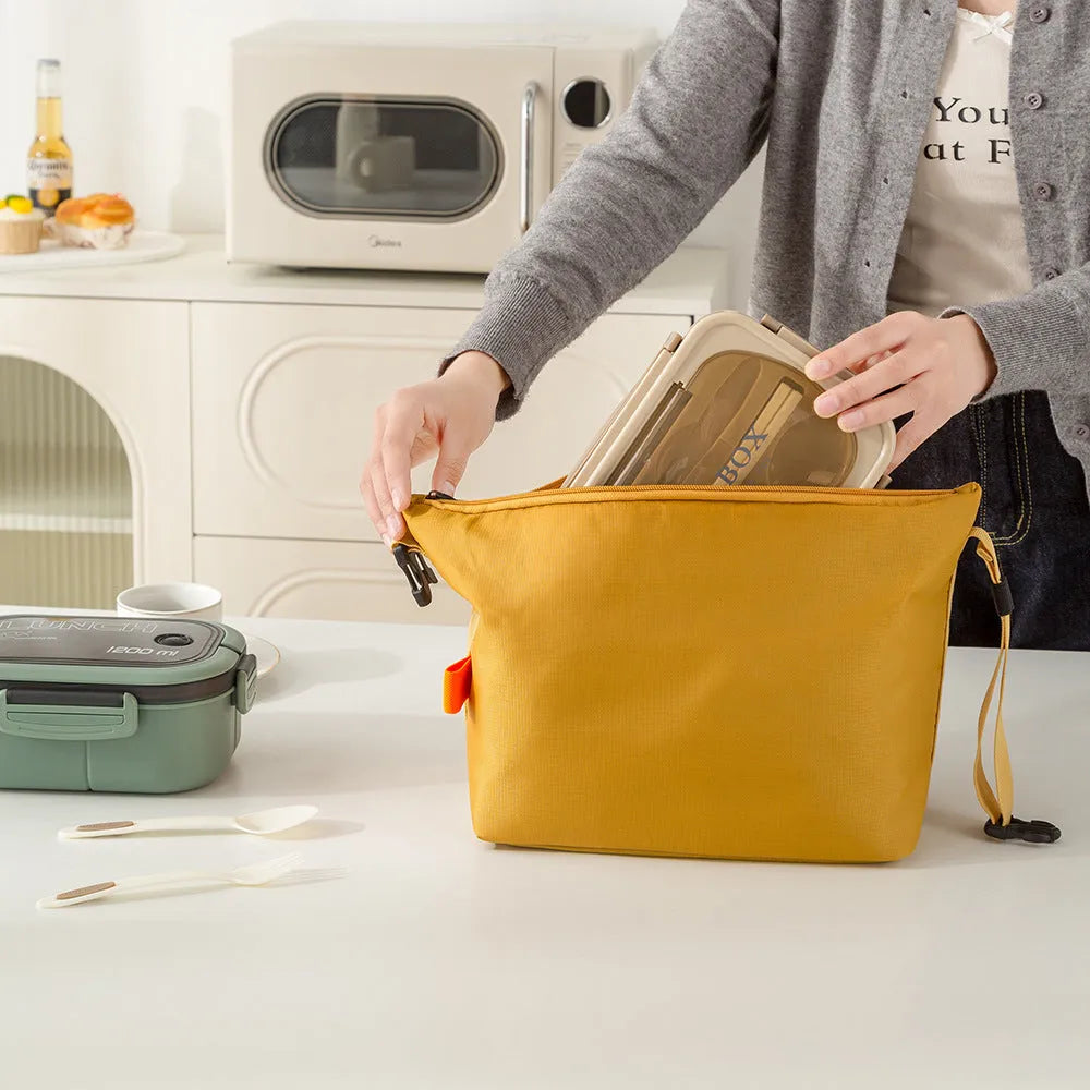 Japanese style insulated lunch bag in Oxford cloth, shown in Army Green colour
