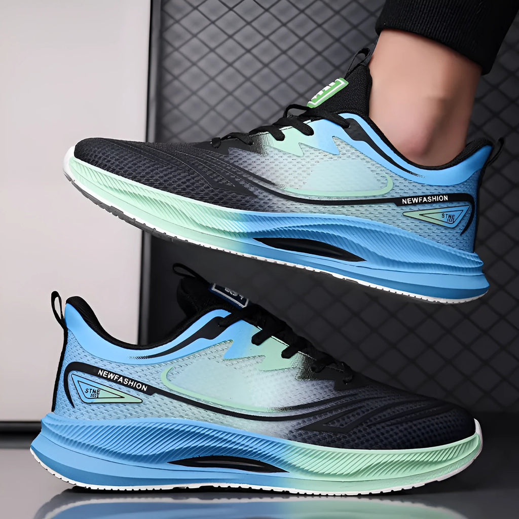 Men's low-top casual shoes in black with breathable mesh upper and rubber sole