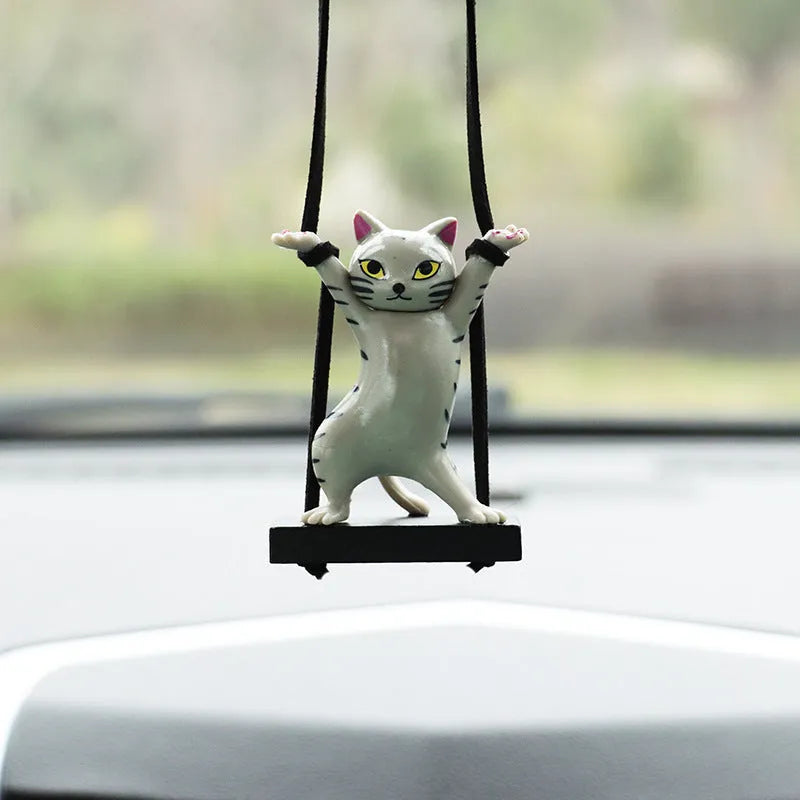 Resin cartoon cat pendant for car interior decoration on a 25 cm adjustable rope.