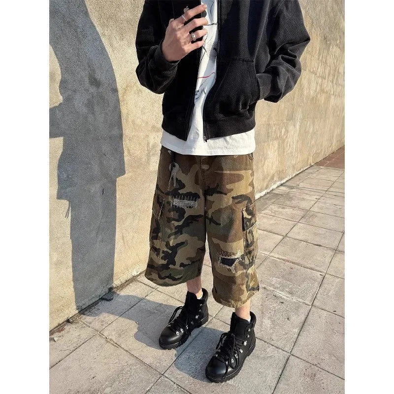 Men's camouflage jeans with patch and ripped detailing in straight-leg cropped style