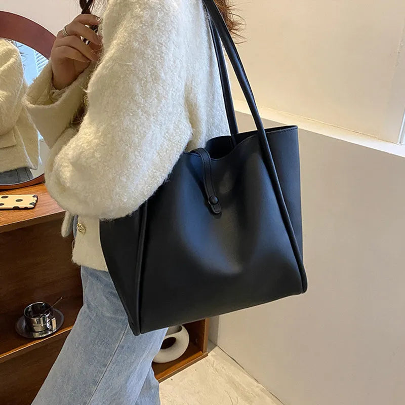 Casual large capacity solid colour tote bag for women with matching wallet in PU material