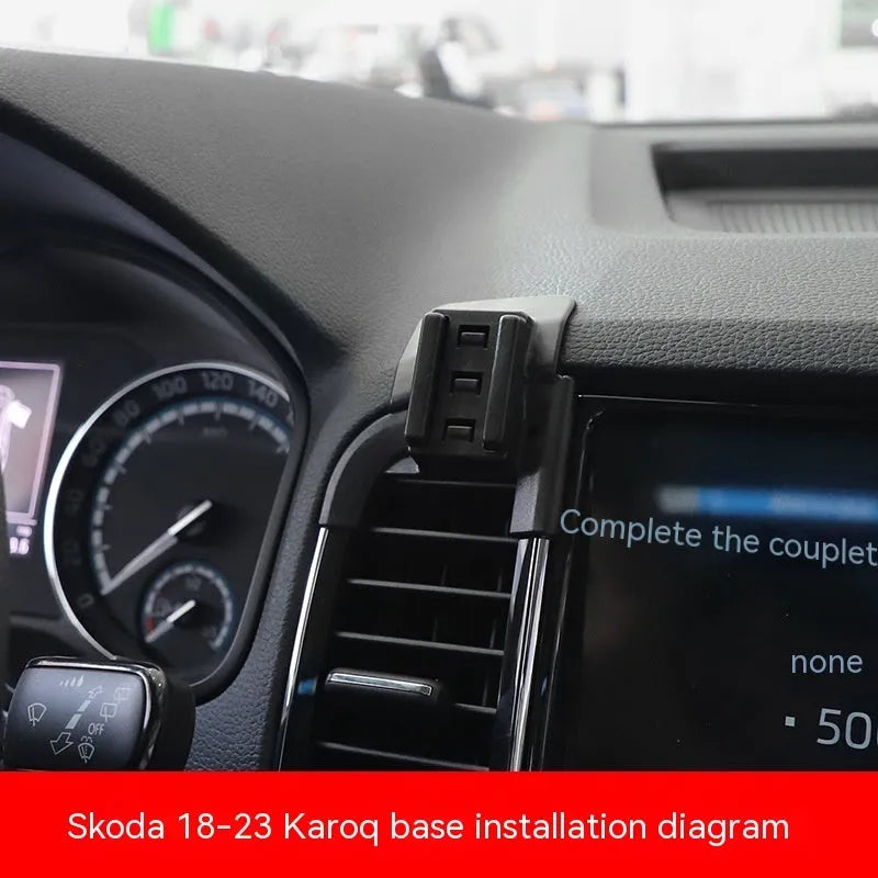 Snap-on car phone bracket mounted on Škoda air vent for mobile phone